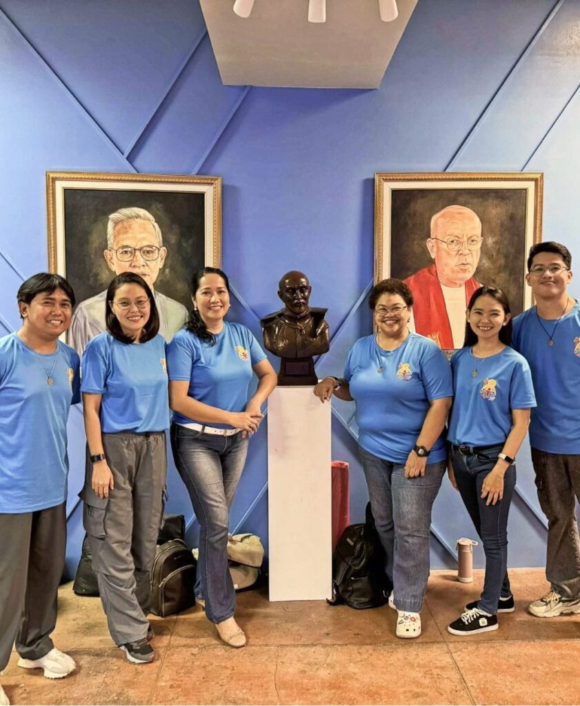 Group picture of JVP alumni during the Marian Youth Congress 2025